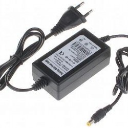 Alimentatore 12v - 2A per telecamere videosorveglianza 2 ampere Alimentatore 12v - 2A per telecamere videosorveglianza 2 ampere